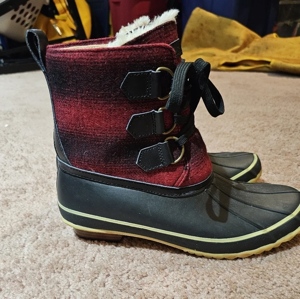 CHOOKA Ballard buffalo Duck Boots Size 9